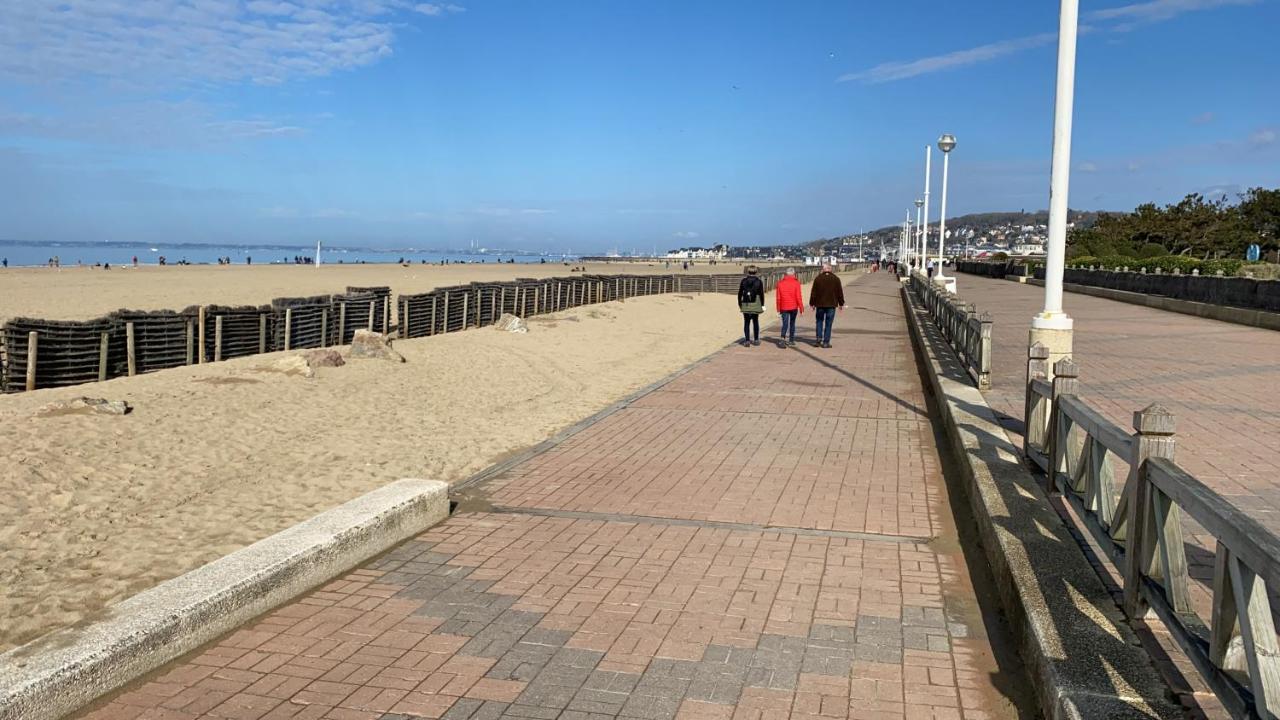 Apartmán Magnifique Appart Standing Face Mer Centre A Pied Deauville Exteriér fotografie